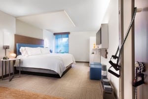 EVEN-Hotel-Norwalk-King-Guestroom