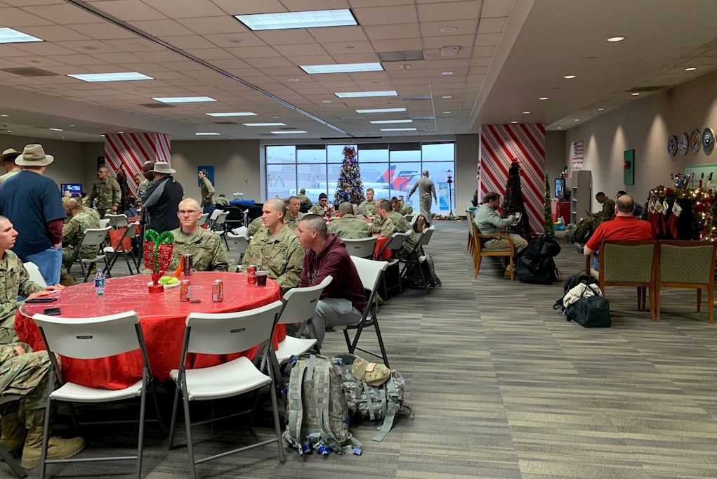 Delta military lounge