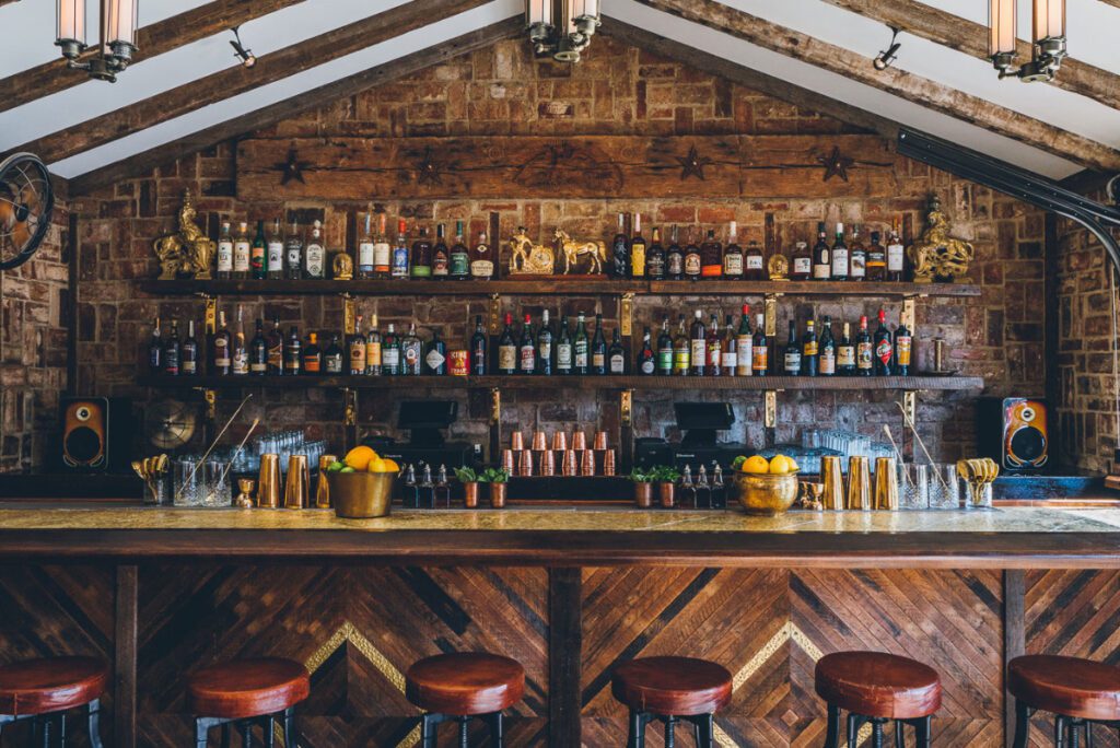 public house bar