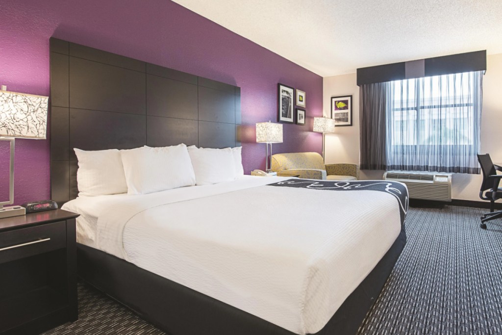 guest room at La Quinta Inn & Suites by Wyndham Plantation at SW 6th St in plantation florida source wyndham