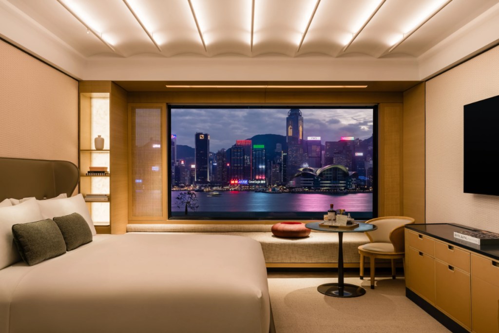 Hotel Loyalty Race: Hilton Gains on Marriott