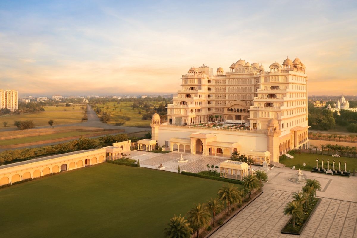 Exterior view of a hotel.