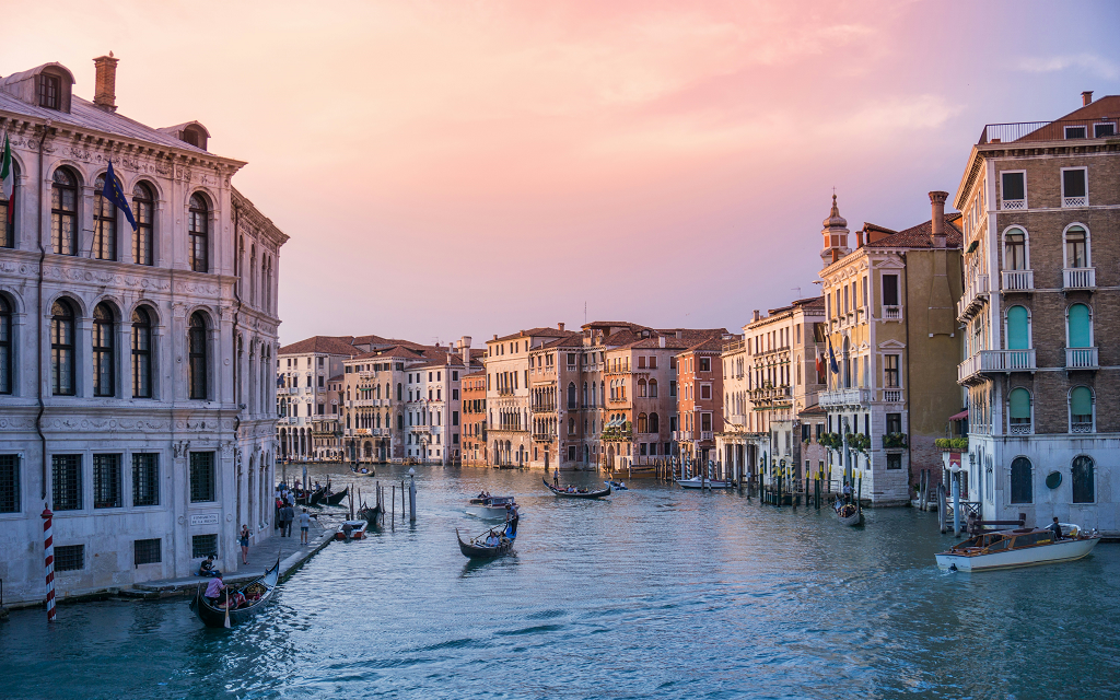 Rialto Bridge, Venezia, Italy