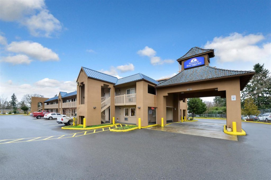 exterior americas best value inn lakewood wa exterior