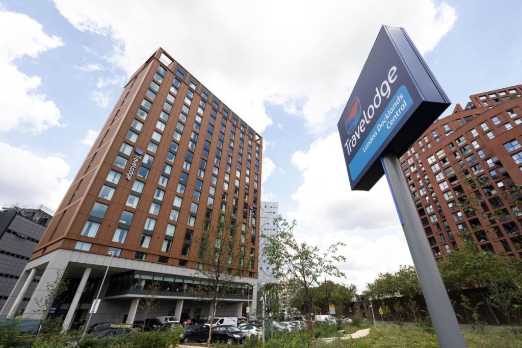 budget hotel exterior