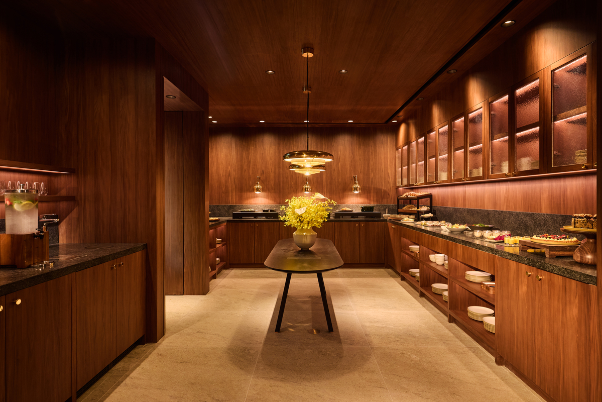 The Cathay Pacific Wing First Class Lounge